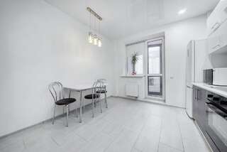 Апартаменты Квартира в 2 мин от Метро Грушевка на пр-т Дзержинского Минск Апартаменты с балконом-13