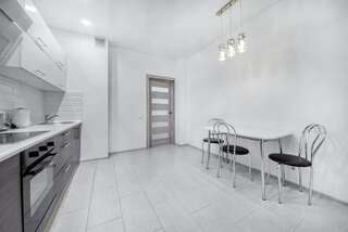 Апартаменты Квартира в 2 мин от Метро Грушевка на пр-т Дзержинского Минск Апартаменты с балконом-25