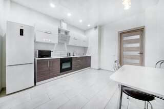 Апартаменты Квартира в 2 мин от Метро Грушевка на пр-т Дзержинского Минск Апартаменты с балконом-7